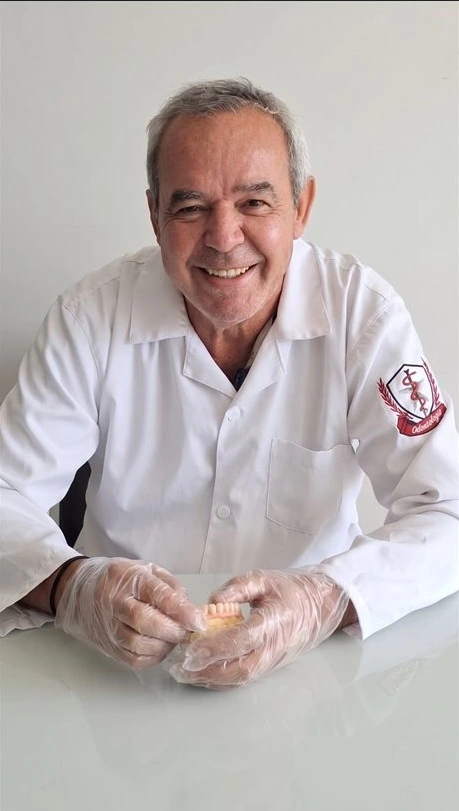 Dr. Ricardo Bahia, cirurgião-dentista em Contagem/MG